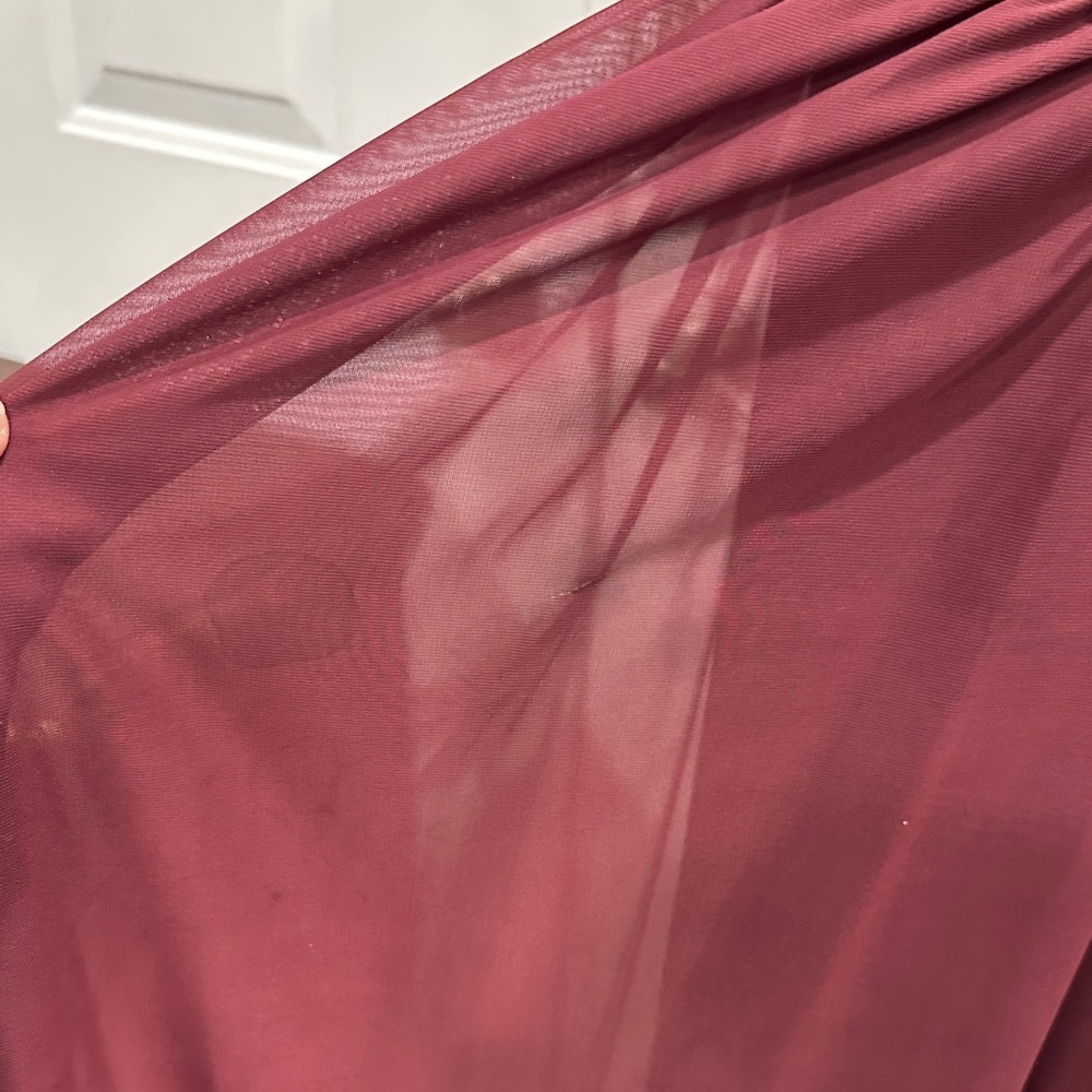 Elegant Burgundy Evening Gown - Picture 3 of 9